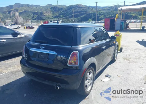 2007 Mini Cooper z USA, uszkodzony, nr VIN WMWMF33587TL78114